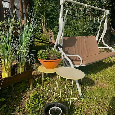 V Dedine A Predsa Mimo Nej V Maringotke Na Samote Campingplatz Dechtice