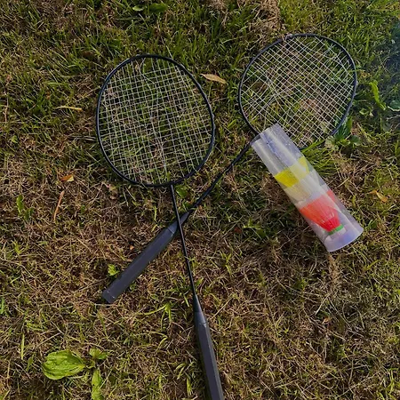 V Dedine A Predsa Mimo Nej V Maringotke Na Samote * Dechtice