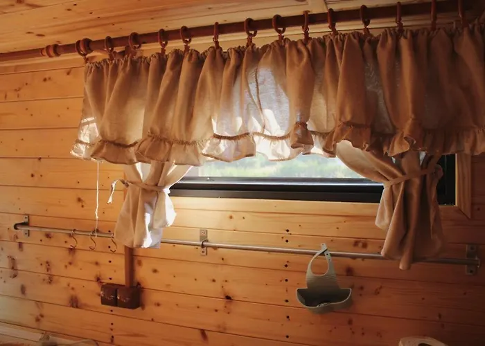 Camping V Dedine A Predsa Mimo Nej V Maringotke Na Samote