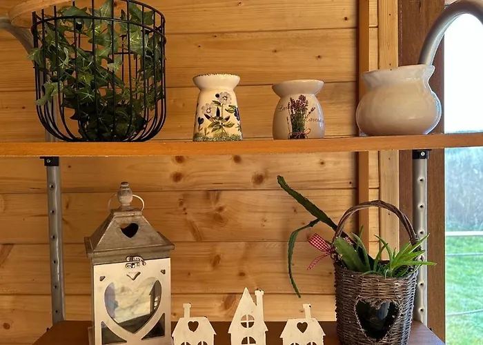 Camping V Dedine A Predsa Mimo Nej V Maringotke Na Samote *