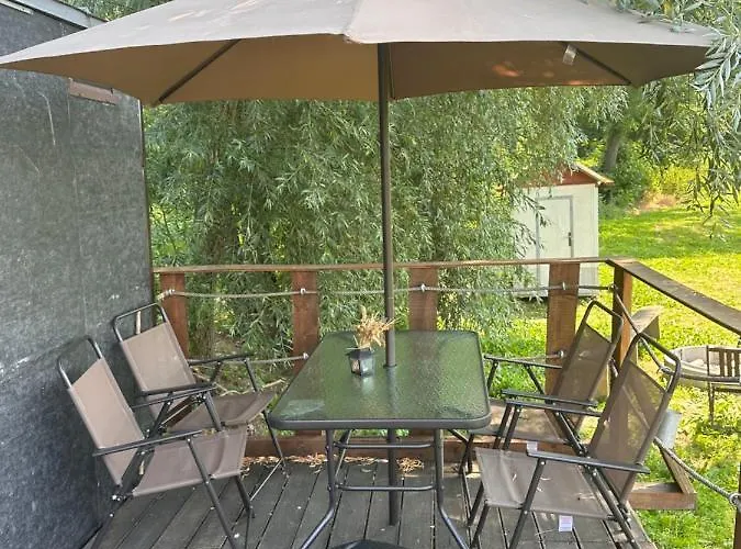 Camping V Dedine A Predsa Mimo Nej V Maringotke Na Samote Dechtice