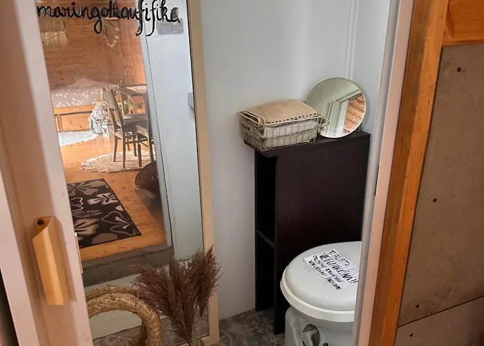 V Dedine A Predsa Mimo Nej V Maringotke Na Samote * Dechtice