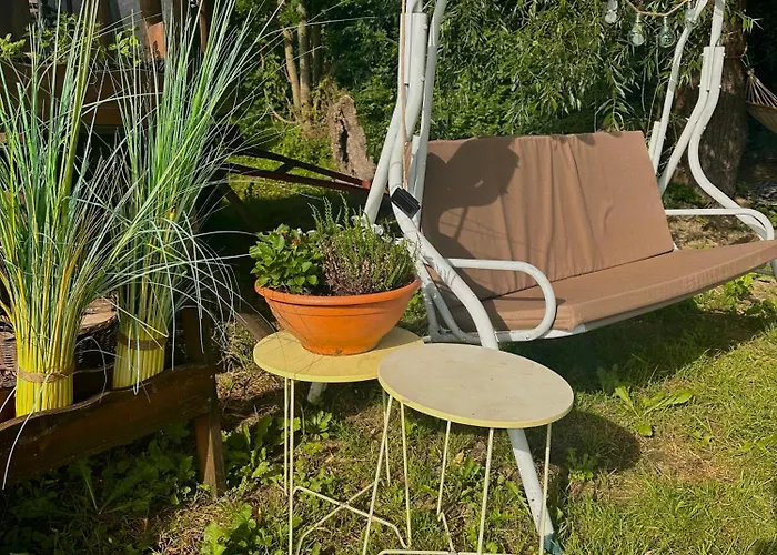 V Dedine A Predsa Mimo Nej V Maringotke Na Samote Camping Dechtice