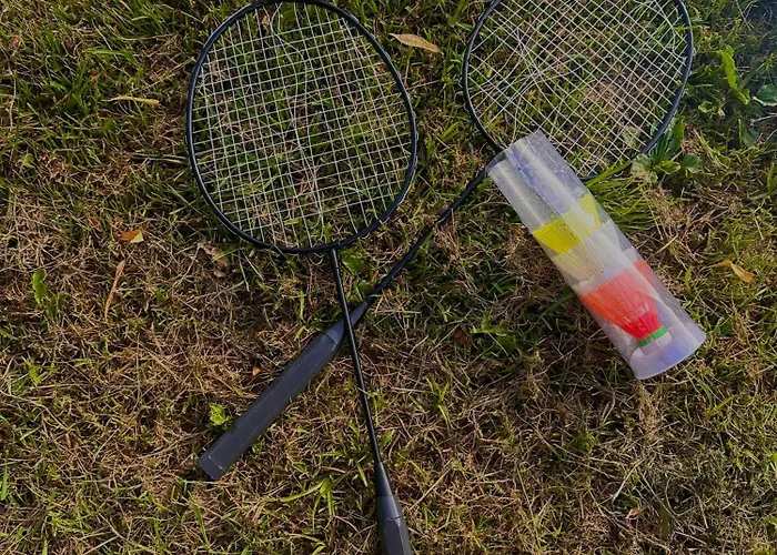 V Dedine A Predsa Mimo Nej V Maringotke Na Samote * Dechtice